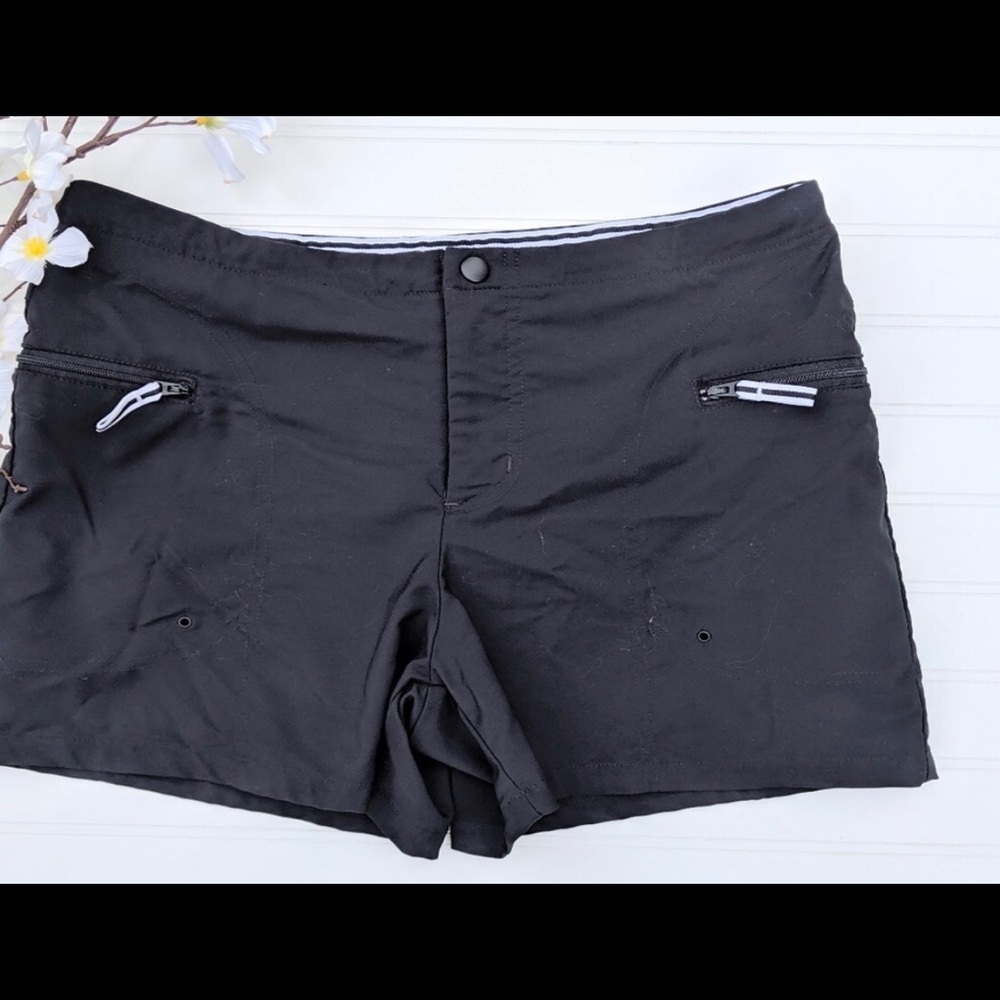 Nike quick dry board shorts. Size small. GUC.